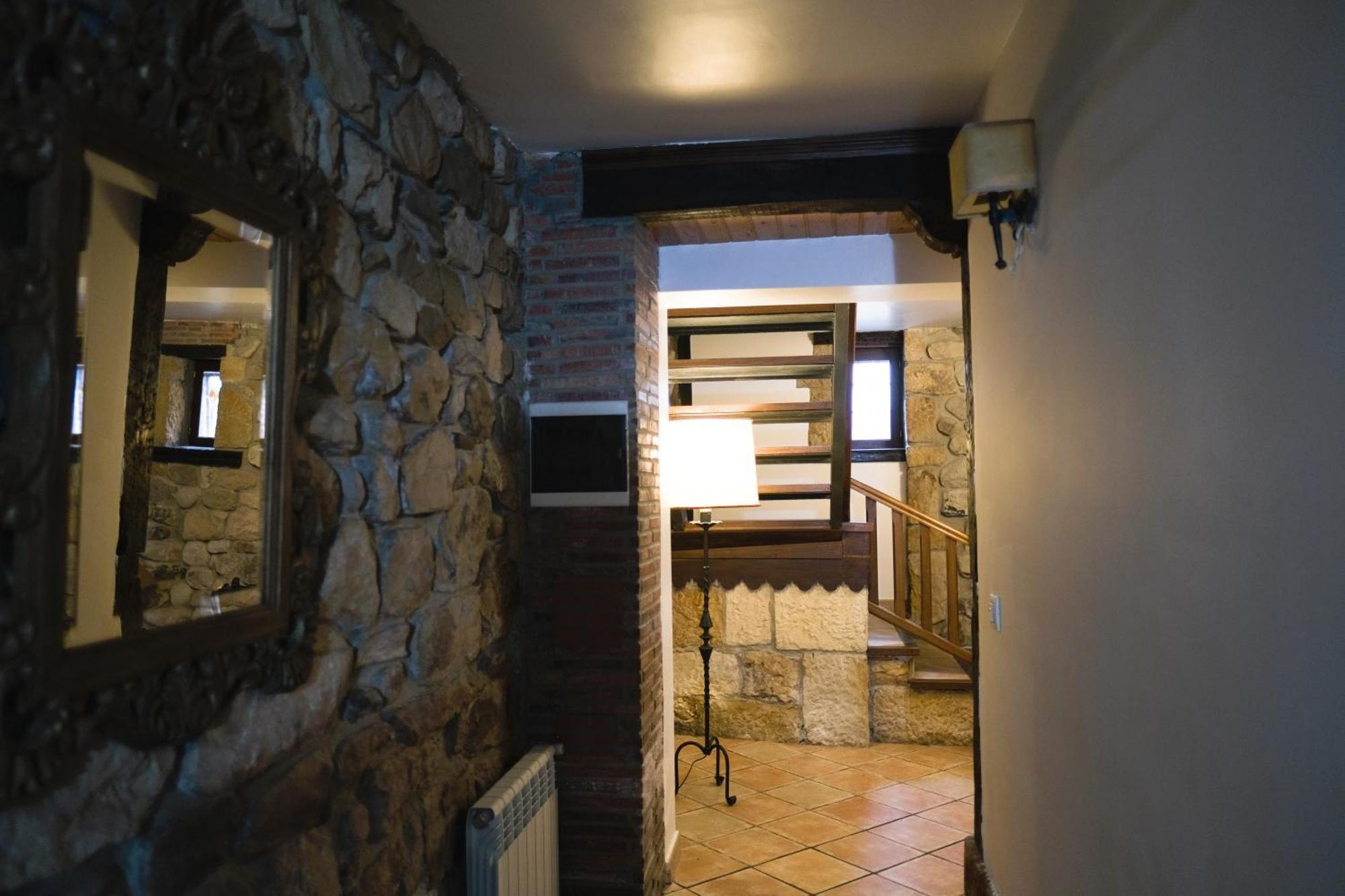 Posada La Estela De Barros Corrales De Buelna Exterior photo