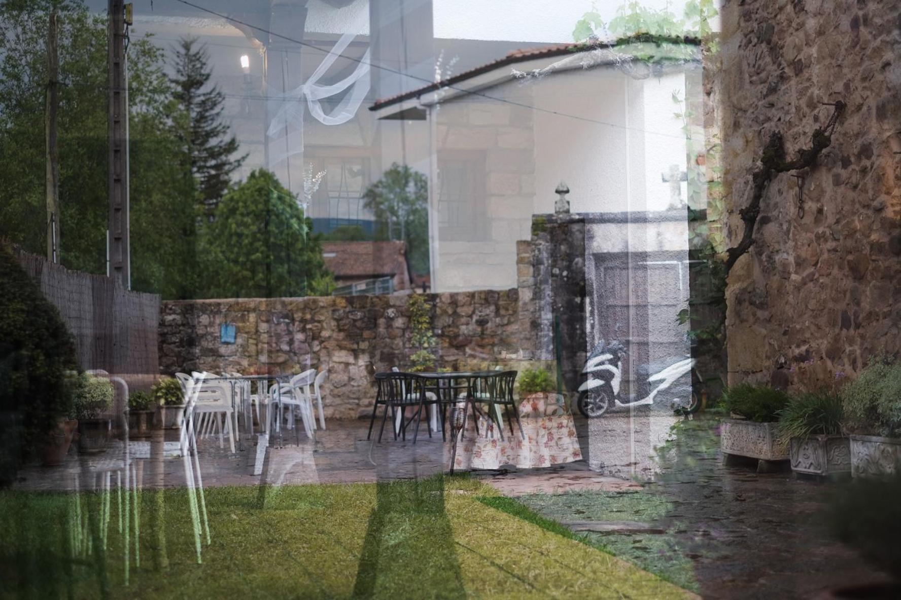 Posada La Estela De Barros Corrales De Buelna Exterior photo